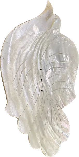 Mother-of-pearl dish — Carved leaf