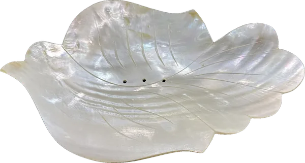 Carved mother-of-pearl leaf platter